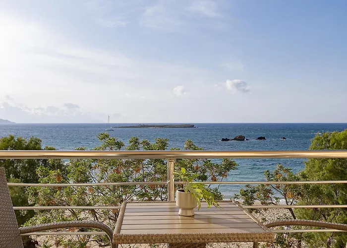 Neachora Beachfront Suites