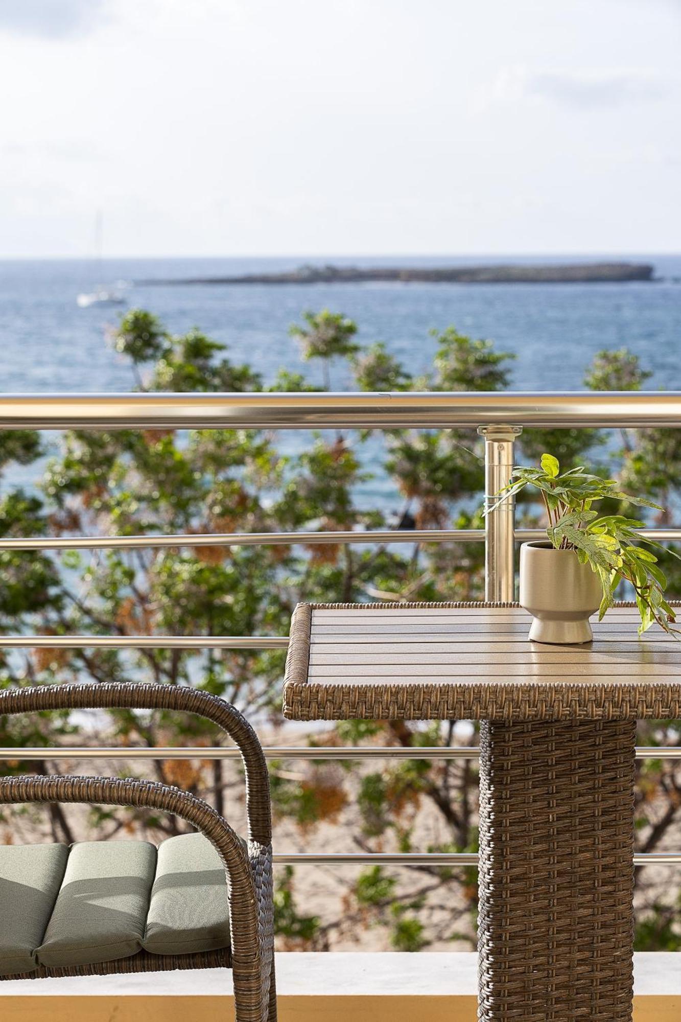 Neachora Beachfront Aparthotel