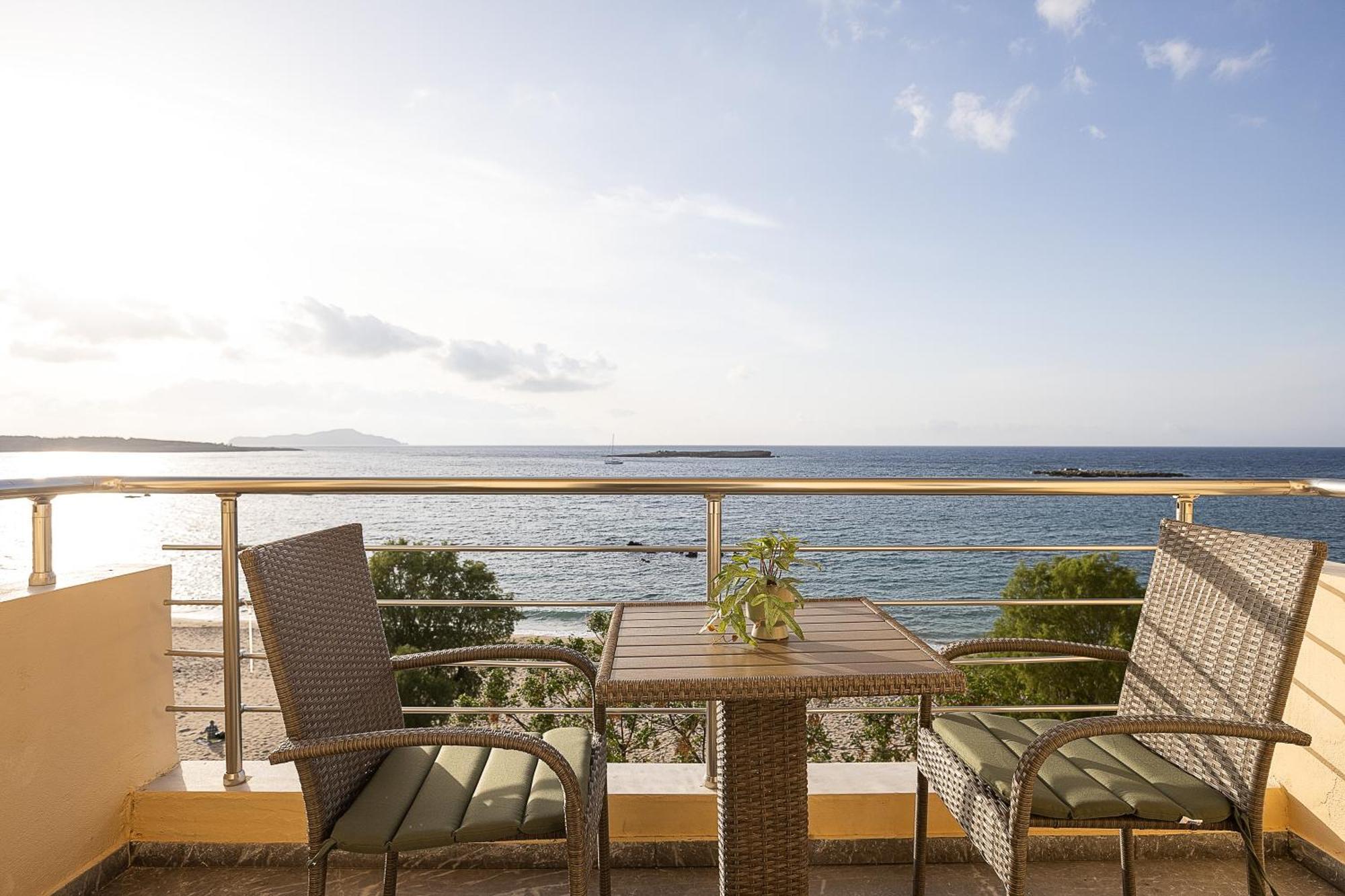 Neachora Beachfront Aparthotel