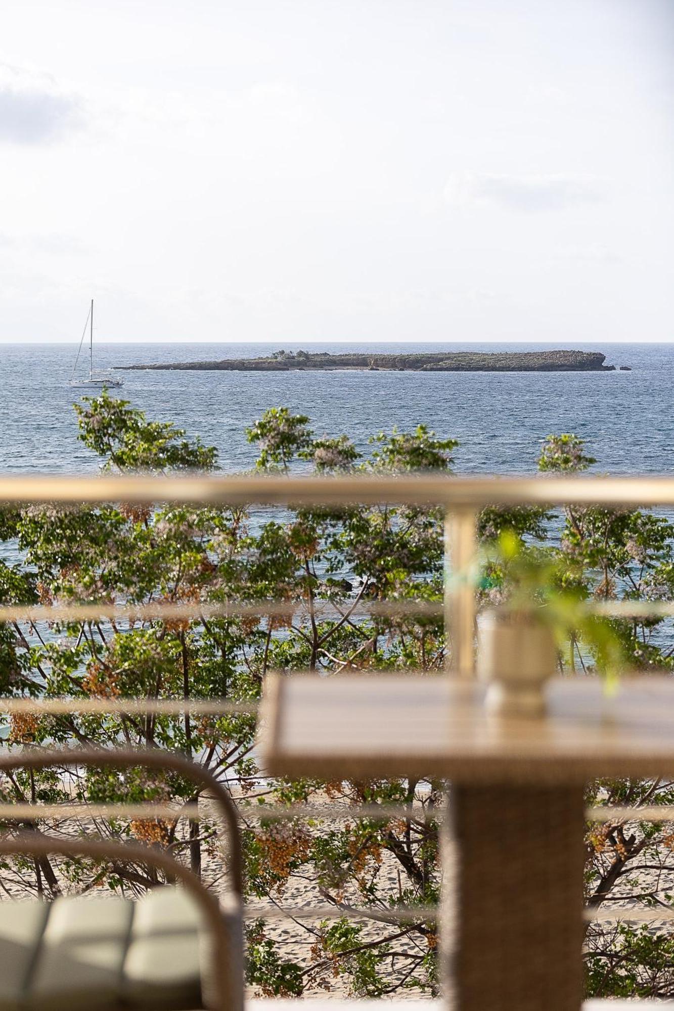 Neachora Beachfront
